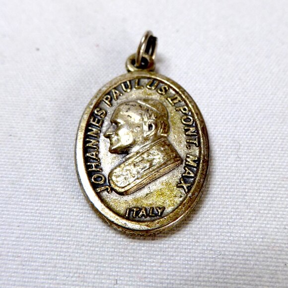 VINTAGE NEW POPE JOHN PAUL II VATICAN HOLY MEDALLION MEDAL CHARM LOT - Picture 9 of 12